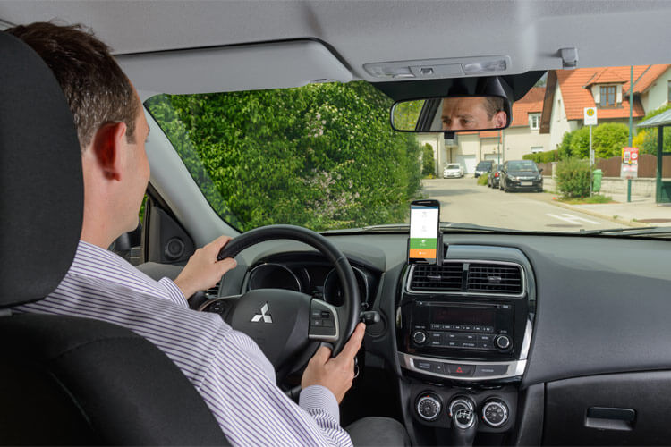 jobstaGO Zeiterfassung unterwegs im Auto